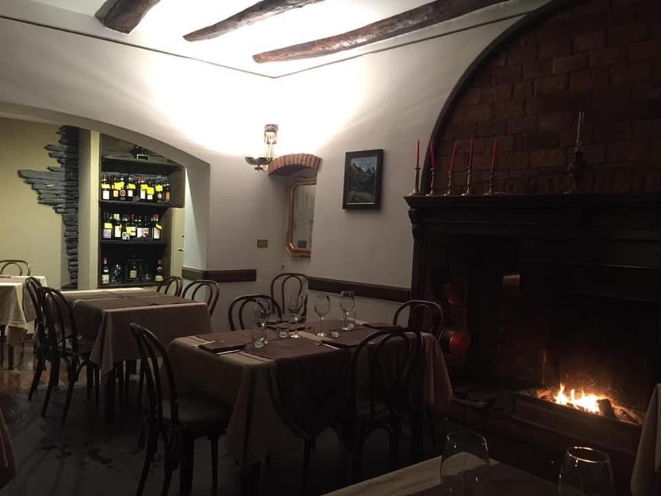 Delzanno Hotel Varallo Bagian luar foto